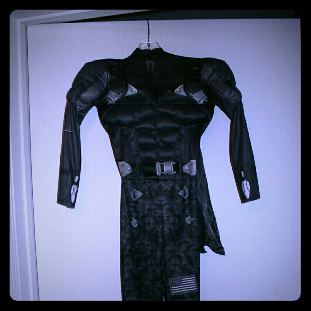 BATMAN COSTUME